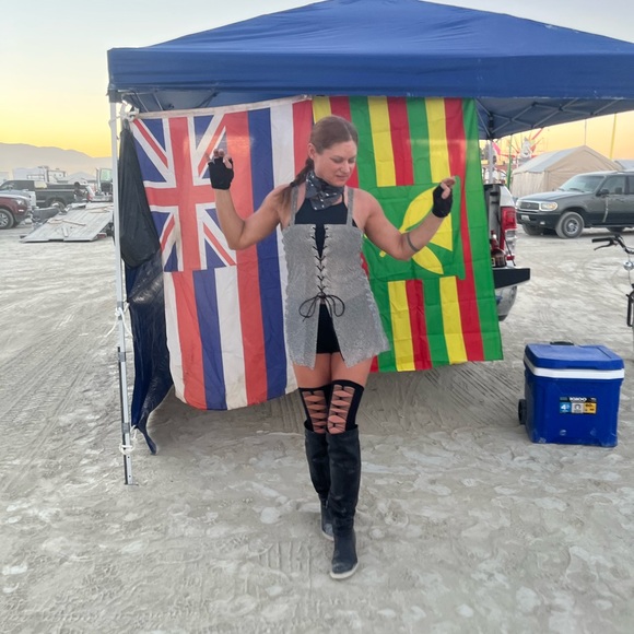 Meet your Posher, Jeni 👩🏼‍🦰 - Picture 5 of 11